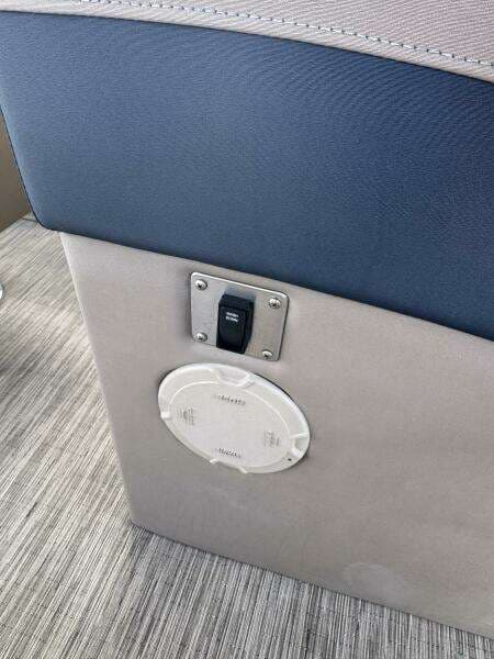 25' Bennington wash down with cover 