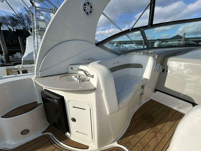 2006 Sea Ray 320 Sundancer