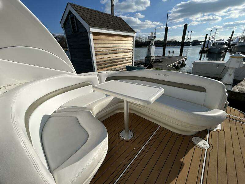 2006 Sea Ray 320 Sundancer