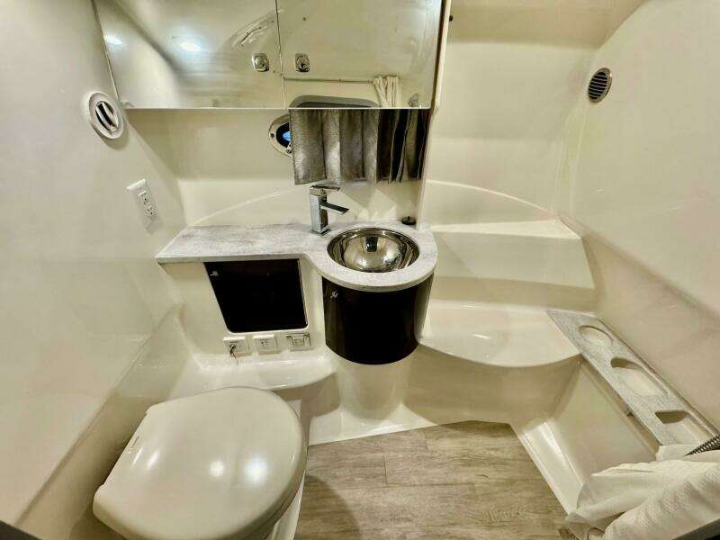 2016 Formula 370 Super Sport- HOODY- Head