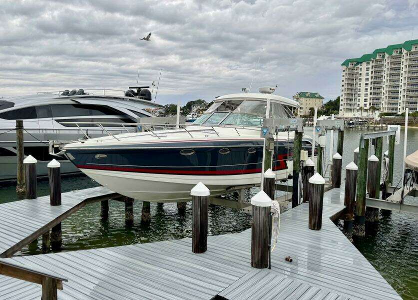 2016 Formula 370 Super Sport- HOODY- Lift Profile