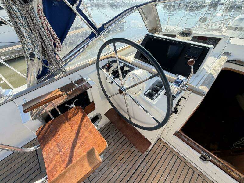 2004 Beneteau 57 Center Cockpit