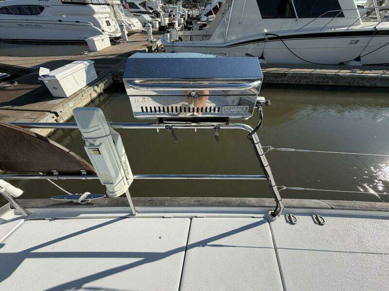 2004 Beneteau 57 Center Cockpit