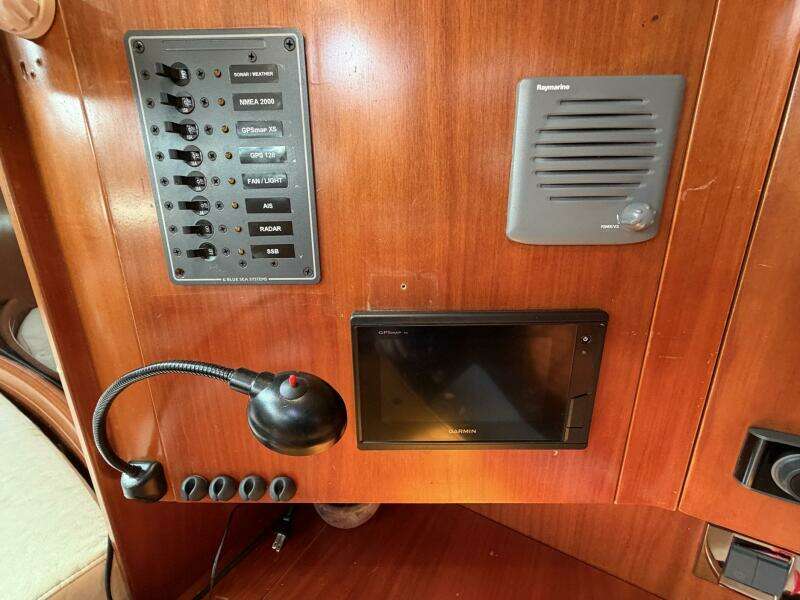 2004 Beneteau 57 Center Cockpit