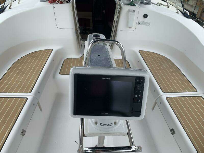 2011 Hunter 45DS