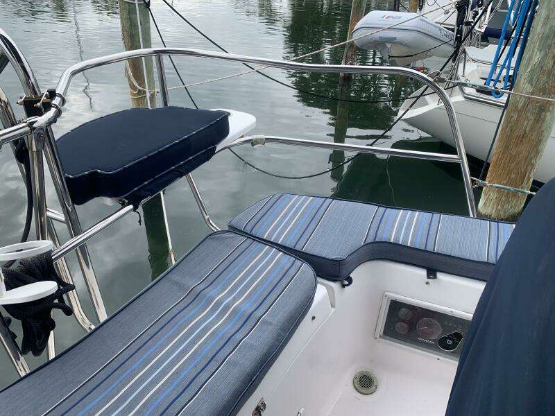 2011 Hunter 45DS