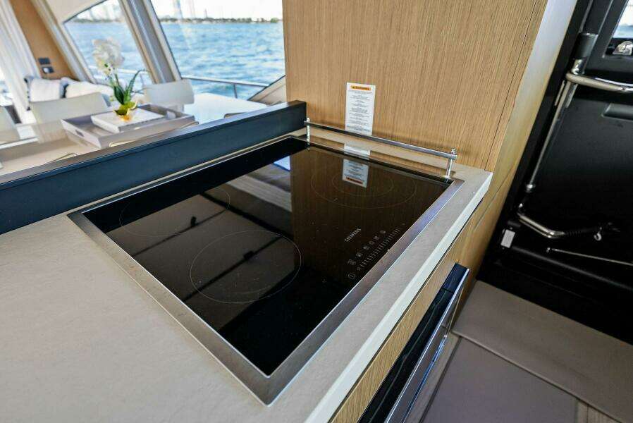 2024 Ferretti Yachts 720