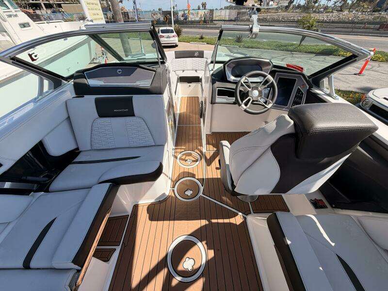 2021 Mastercraft X24