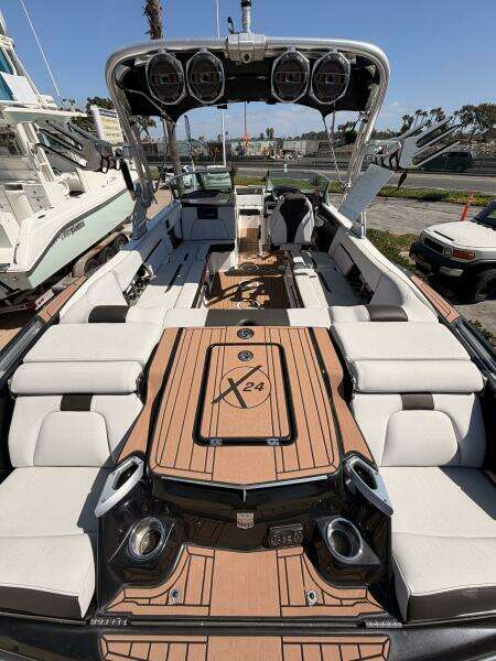 2021 Mastercraft X24