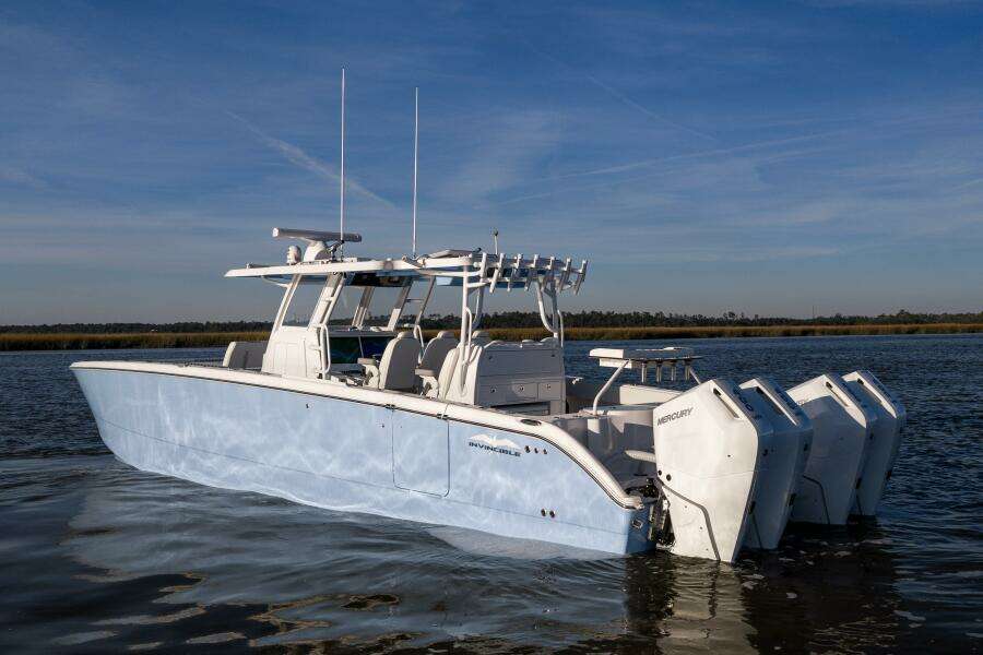 2024 Invincible 40 CAT