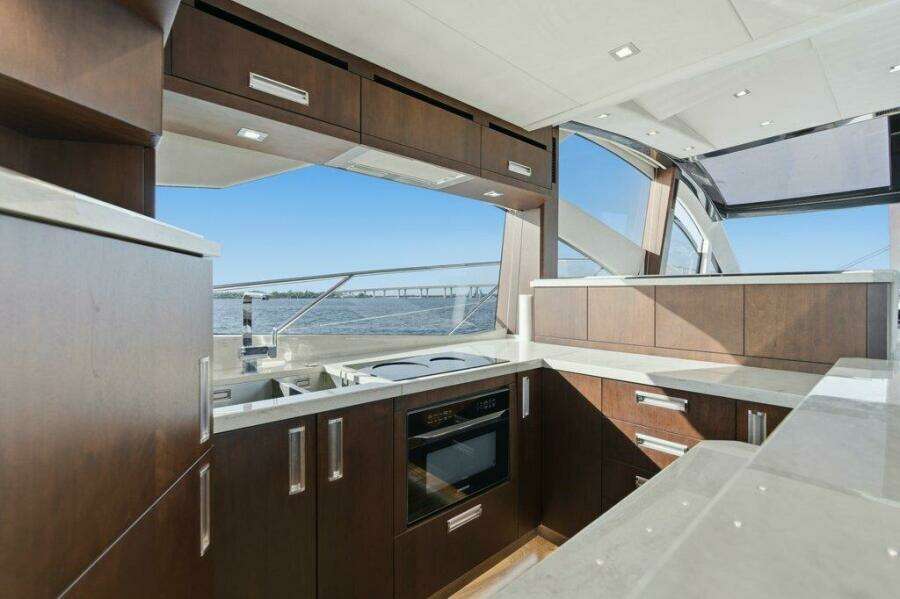 Galeon 58 560 Sky Nuckingfuts- Galley