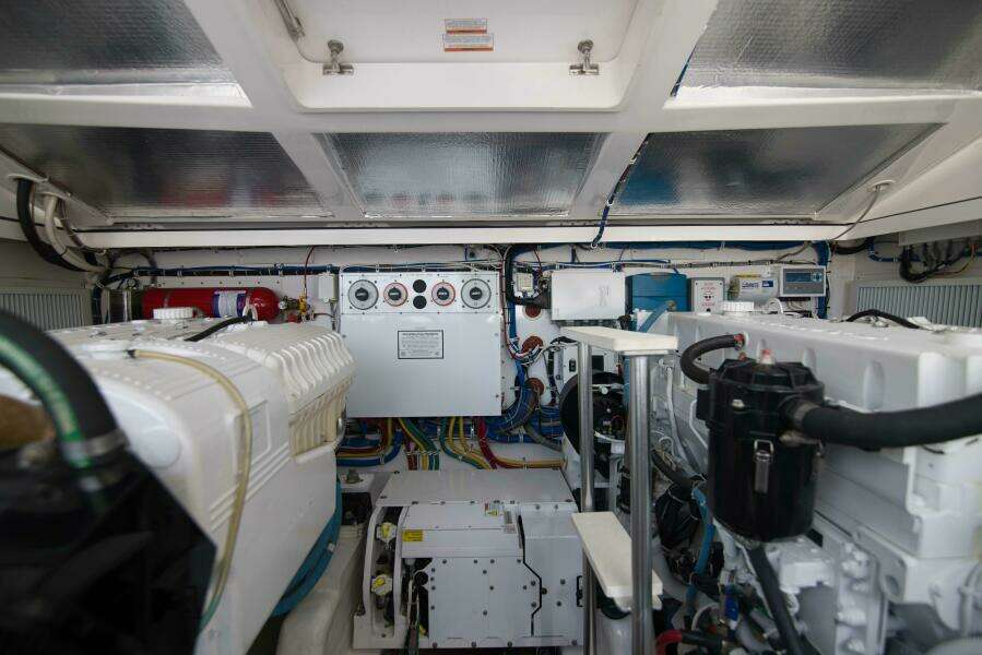 Cabo 41 Justice - Engine Room