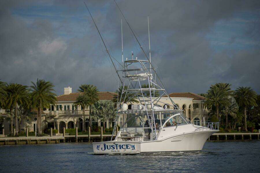 Cabo 41 Justice - Exterior Profile