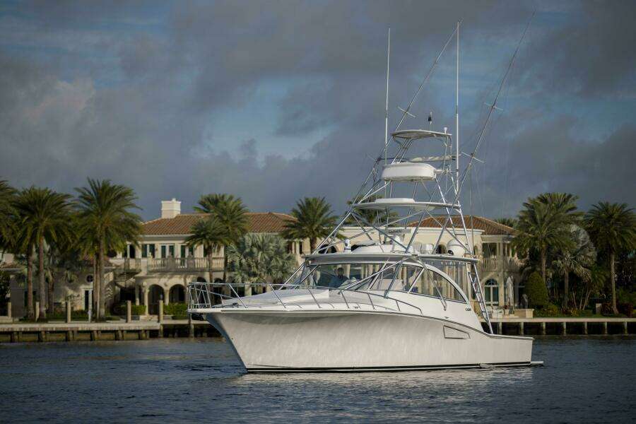 Cabo 41 Justice - Exterior Profile