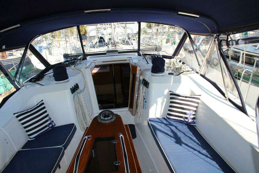 2011 Catalina 445