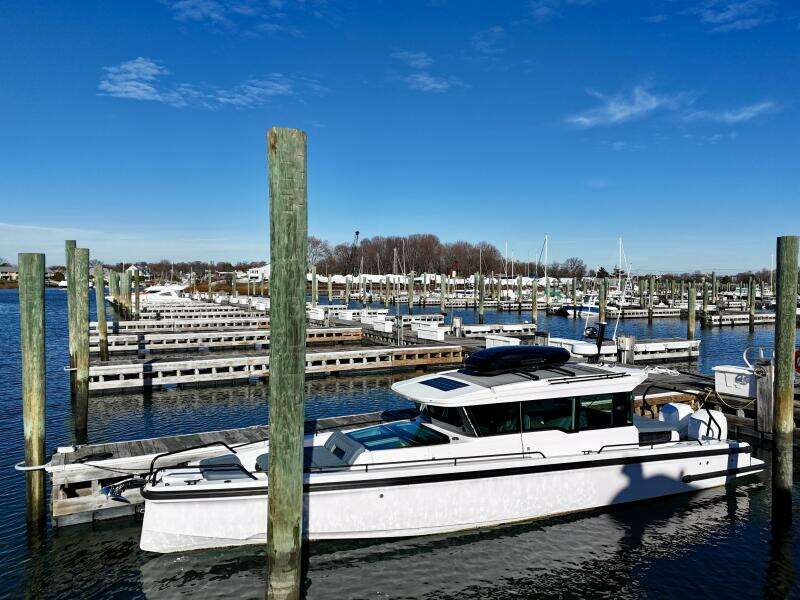 2023 Axopar 37 Cross Cabin