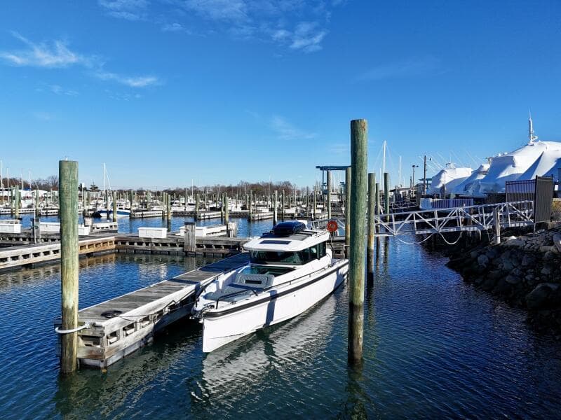 2023 Axopar 37 Cross Cabin