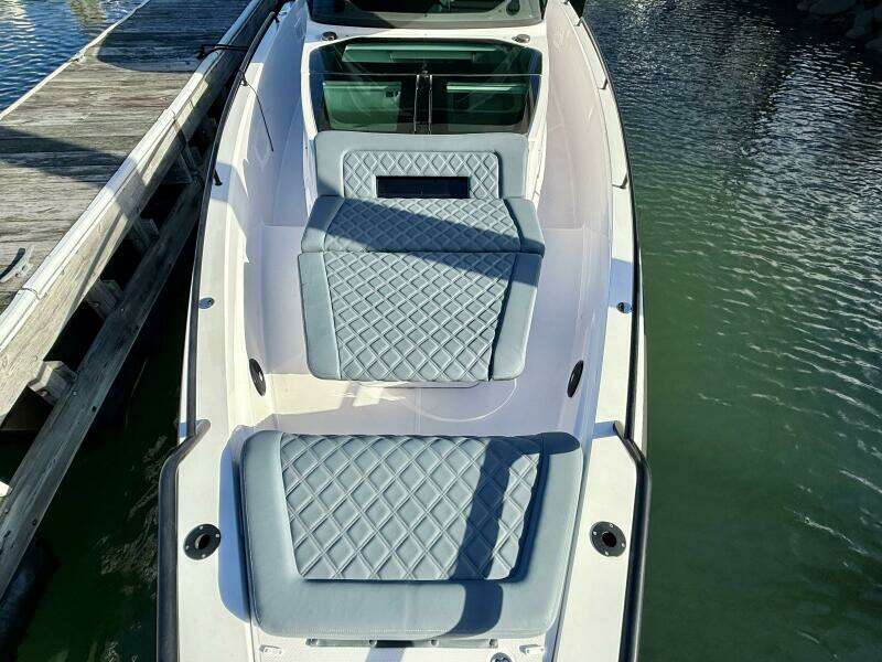 2023 Axopar 37 Cross Cabin