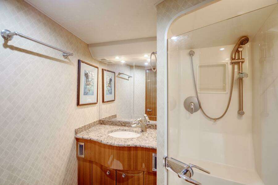 Viking 56 - GIANNA MARIE - Guest Head