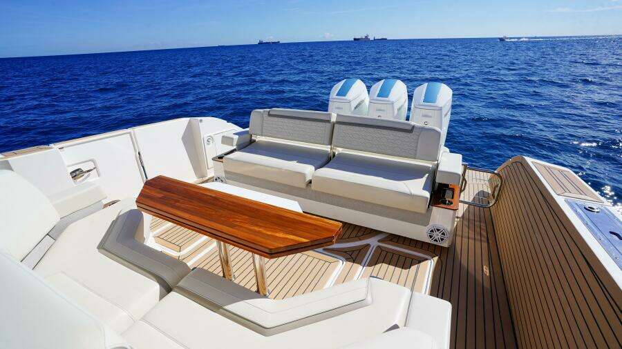 2024 Tiara Yachts 48 LS