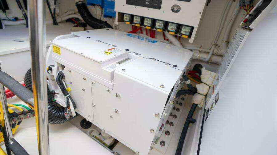 2024 Tiara Yachts 48 LS