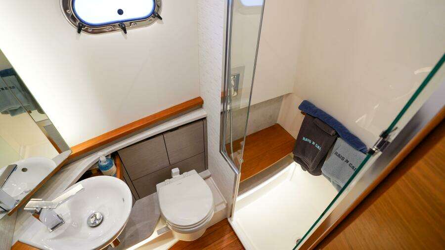 2024 Tiara Yachts 48 LS