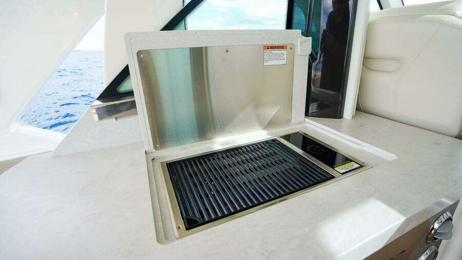 2024 Tiara Yachts 48 LS