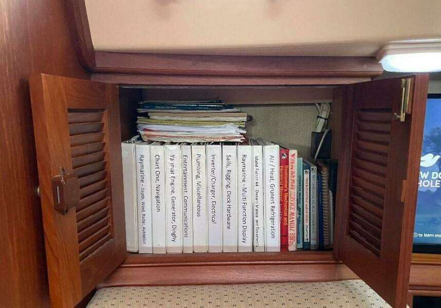 1994 Island Packet Cutter