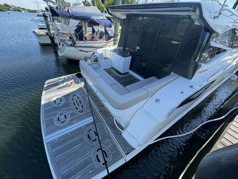 2016 Sea Ray 470 Sundancer 'Lopez Cove II' - Hydraulic Swim Platform