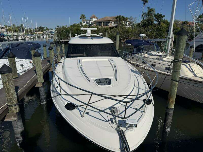 2016 Sea Ray 470 Sundancer 'Lopez Cove II' - Bow