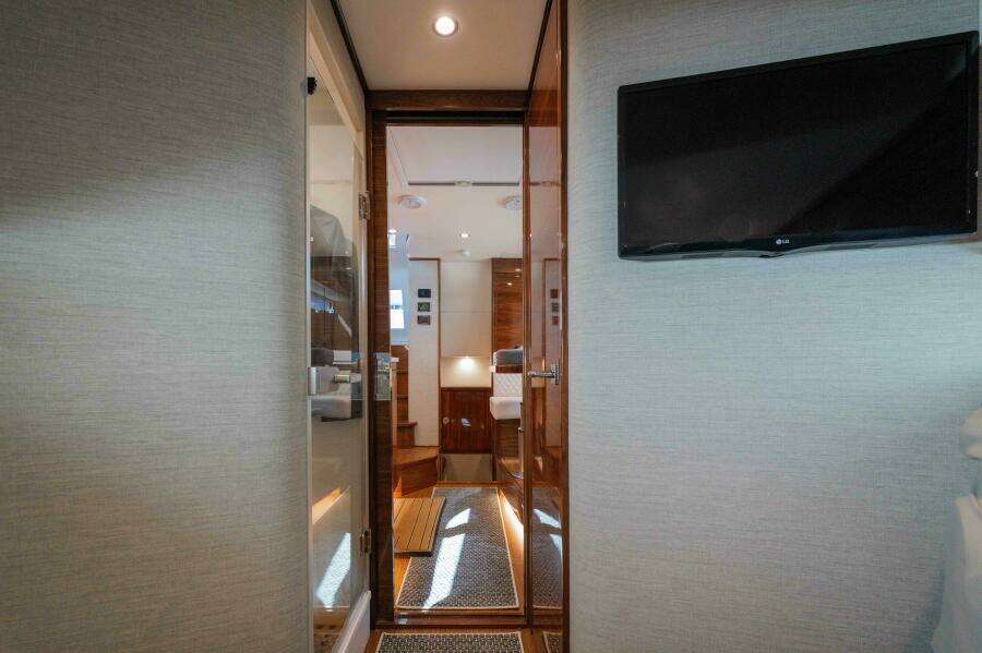 Valhalla 55 - Lucky 24 IV - Cabin