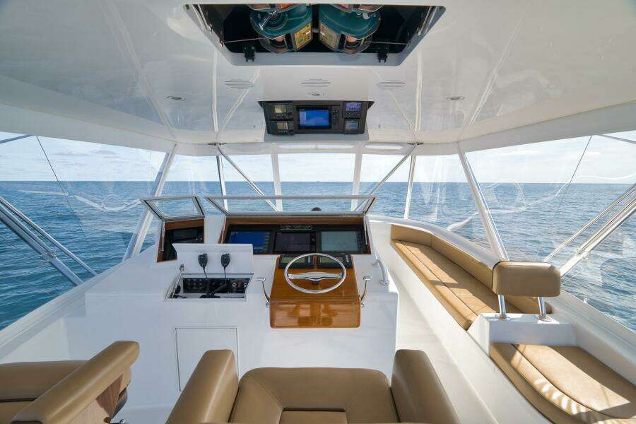 Weaver 60 - Pistol - Exterior Flybridge