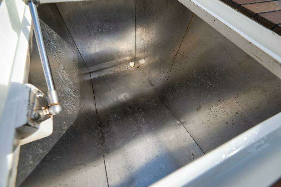 Weaver 60 - Pistol - Exterior Cockpit