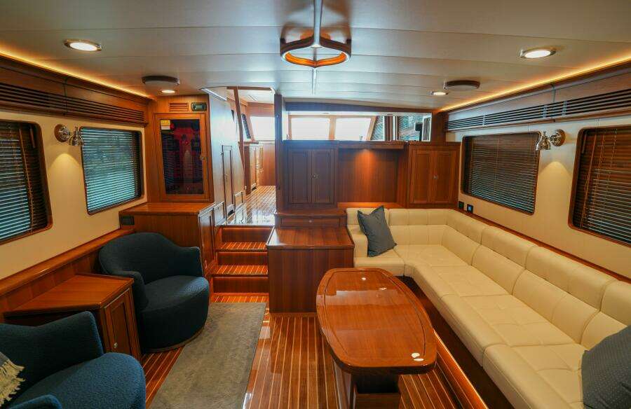 017 Salon Facing Forward