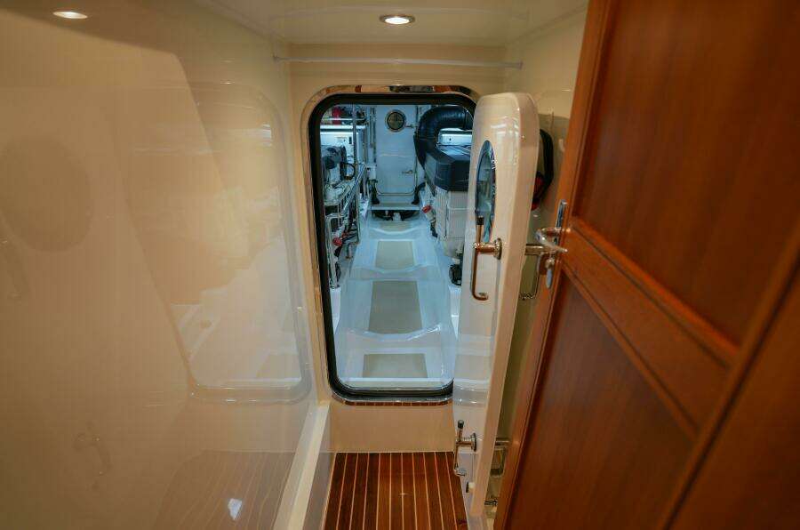 075 MSR To ER Passthrough Facing Aft