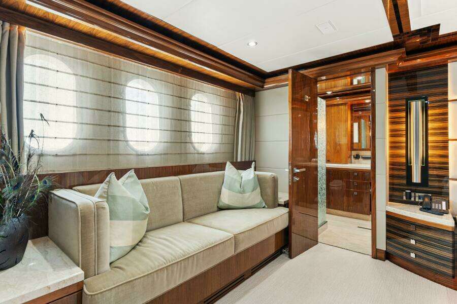 2013 125' Hargrave Raised Pilothouse - Mesmerize
