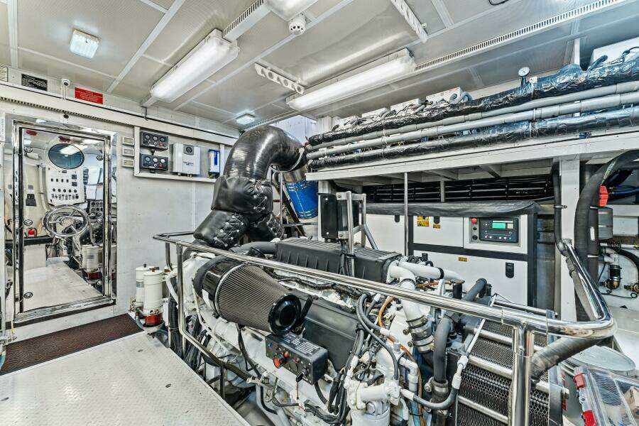 2013 125' Hargrave Raised Pilothouse - Mesmerize