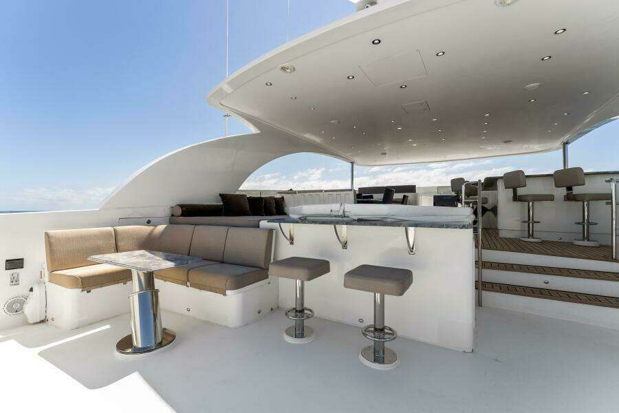 2013 125' Hargrave Raised Pilothouse - Mesmerize