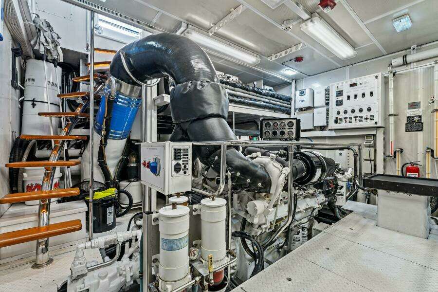 2013 125' Hargrave Raised Pilothouse - Mesmerize