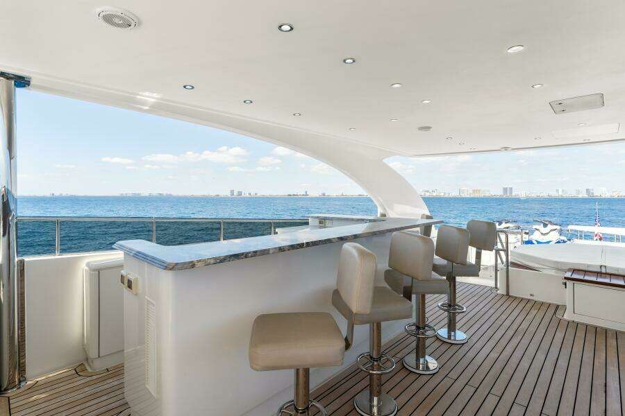 2013 125' Hargrave Raised Pilothouse - Mesmerize