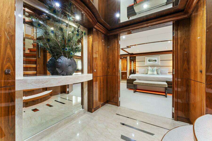 2013 125' Hargrave Raised Pilothouse - Mesmerize