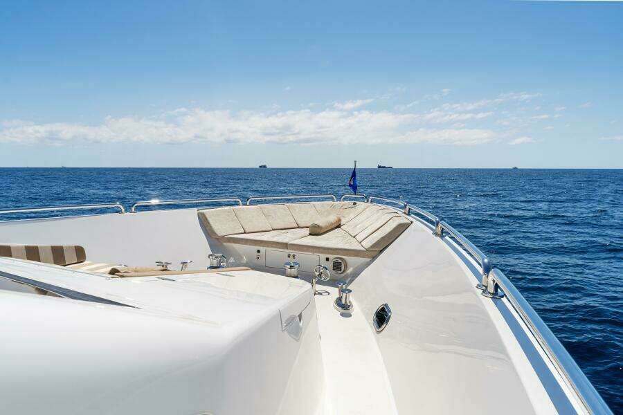 2013 125' Hargrave Raised Pilothouse - Mesmerize