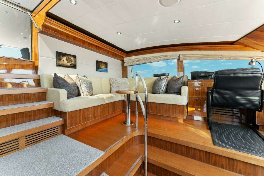 2013 125' Hargrave Raised Pilothouse - Mesmerize