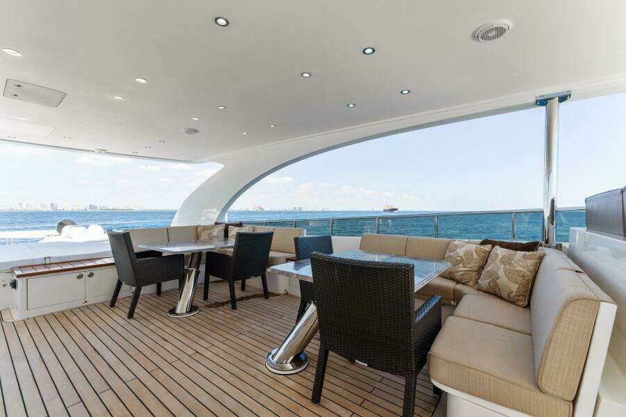 2013 125' Hargrave Raised Pilothouse - Mesmerize