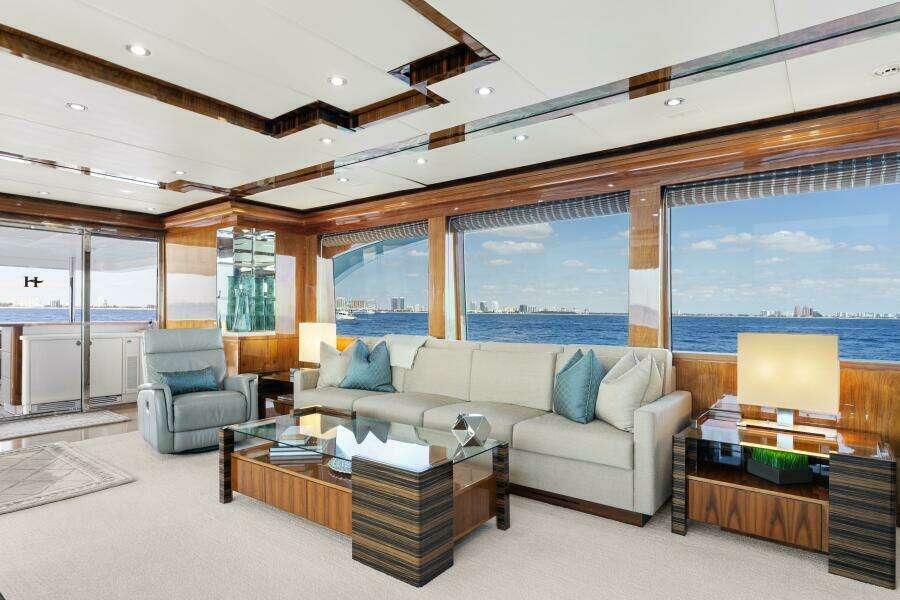 2013 125' Hargrave Raised Pilothouse - Mesmerize