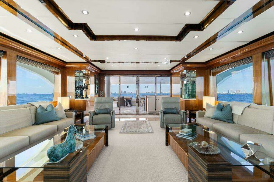 2013 125' Hargrave Raised Pilothouse - Mesmerize