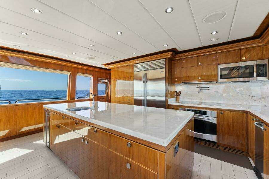2013 125' Hargrave Raised Pilothouse - Mesmerize