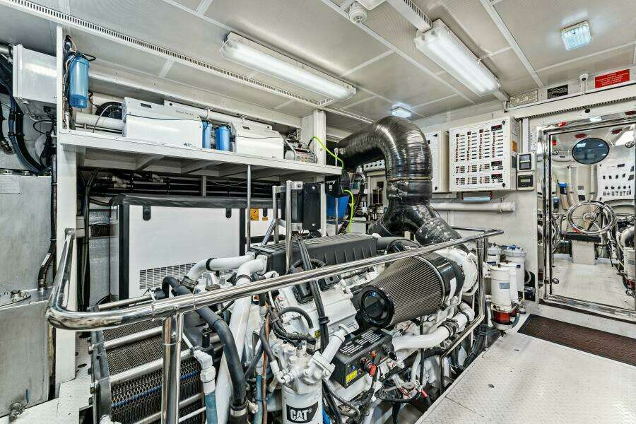 2013 125' Hargrave Raised Pilothouse - Mesmerize