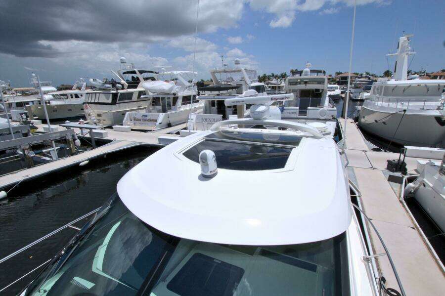 2013 Sea Ray 450 Sundancer