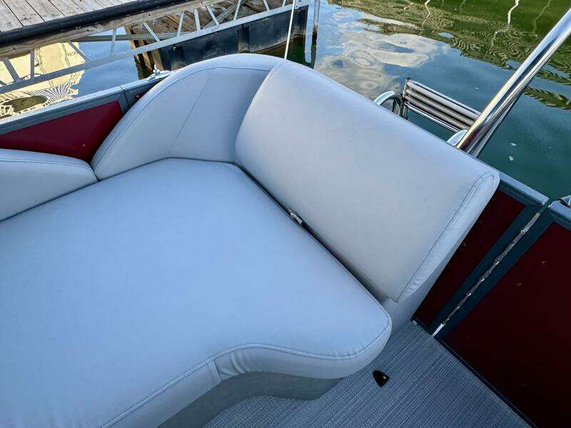 2023 Veranda Vertex VTX 22R TritoonFL